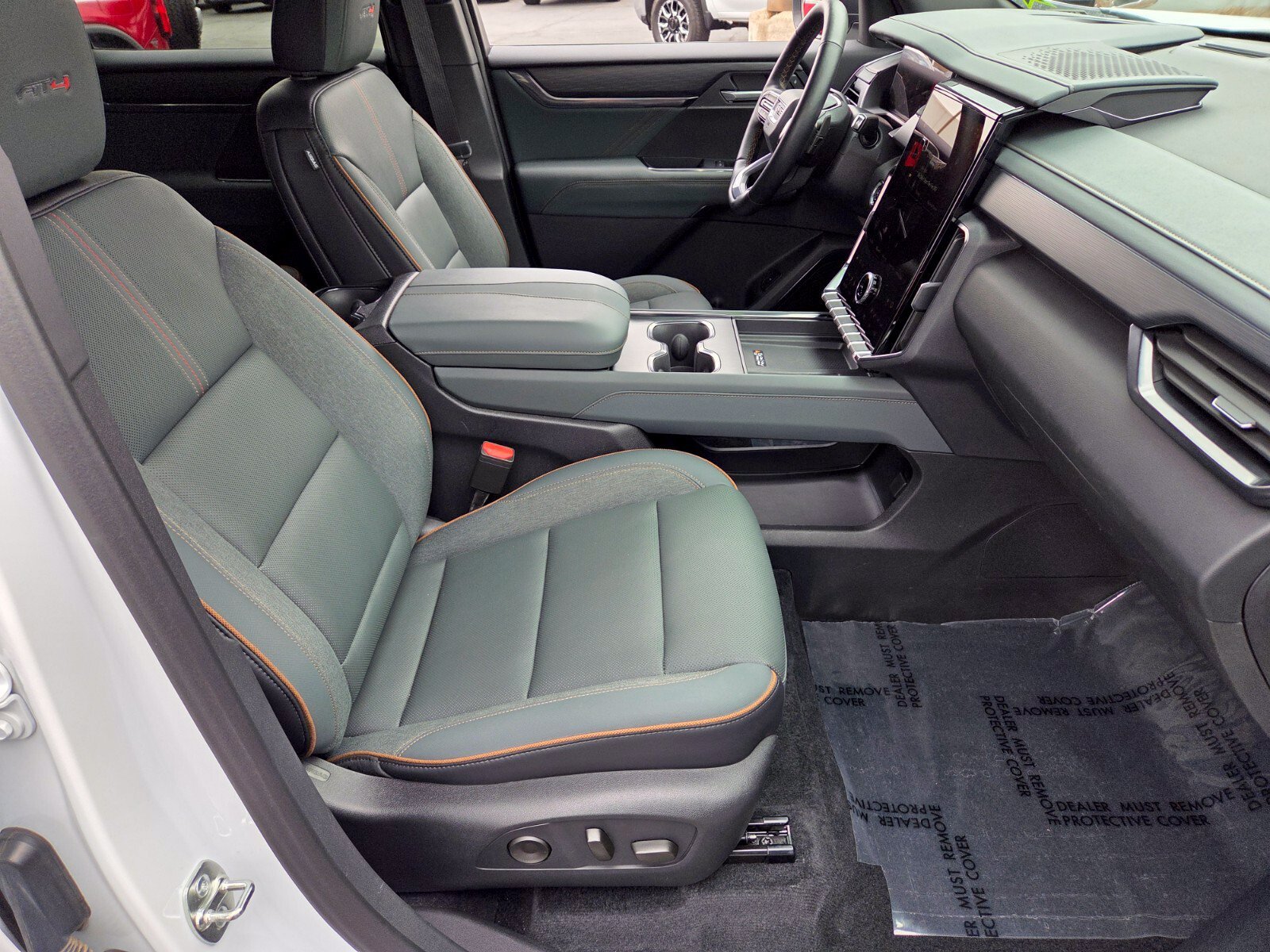 Used 2025 GMC Acadia AT4 w/ Luxury Package AWD/4WD image 16