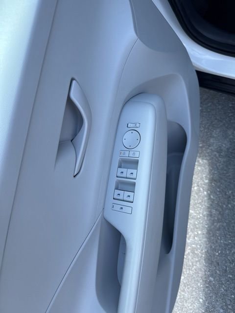 Used 2024 Hyundai Kona SEL AWD/4WD image 16