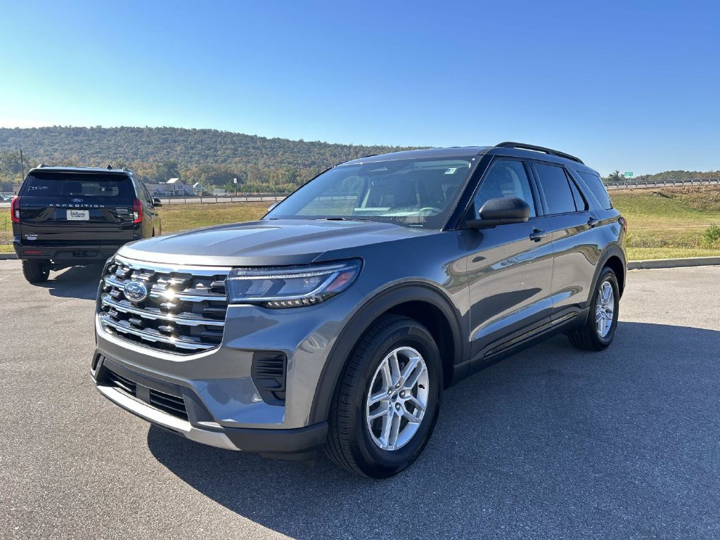 Certified 2026 Ford Explorer Active RWD image 7