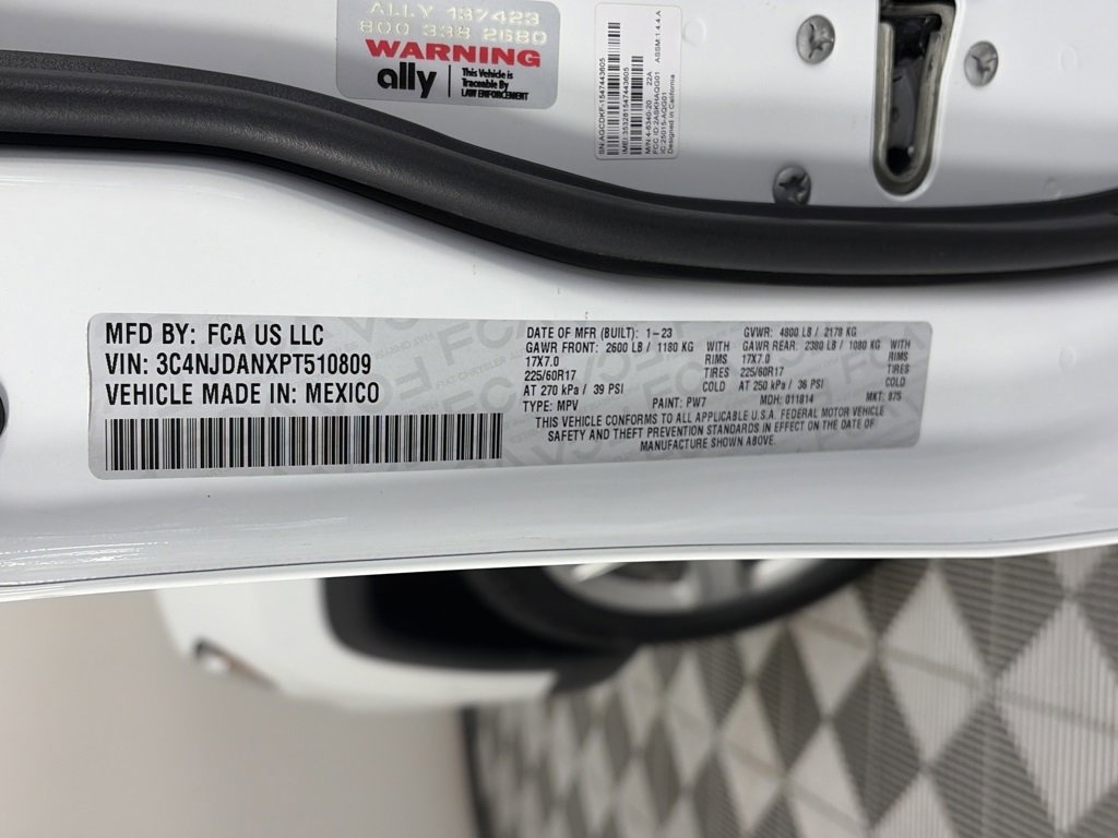 Used 2023 Jeep Compass Sport image 9