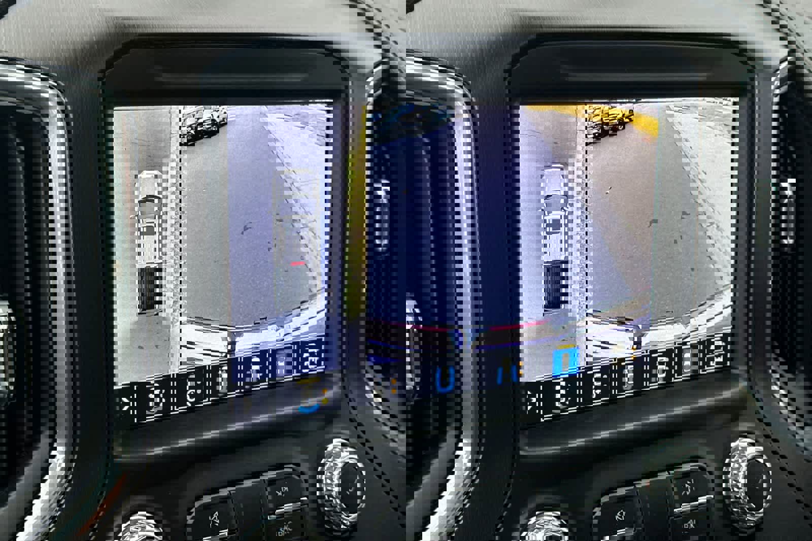 Used 2021 GMC Sierra 1500 AT4 w/ AT4 Value Package image 18