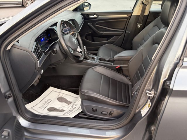 Used 2022 Volkswagen Jetta SE w/ Panoramic Sunroof Package FWD image 14