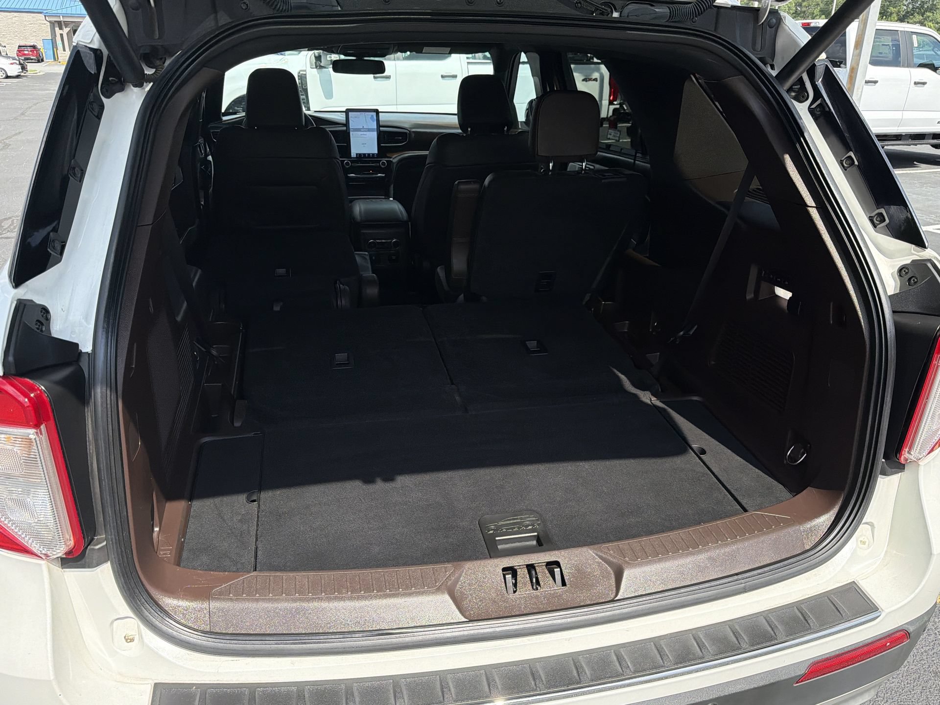 Certified 2021 Ford Explorer King Ranch w/ Premium Technology Package AWD/4WD image 6