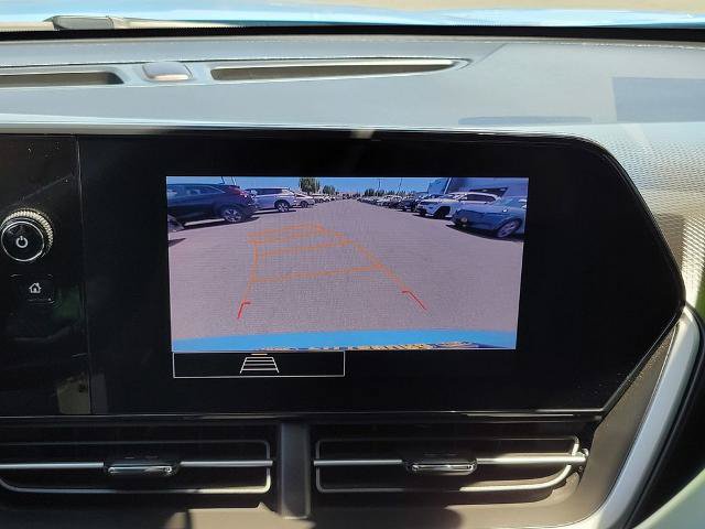 Used 2024 Chevrolet Trax RS w/ Sunroof Package FWD image 21