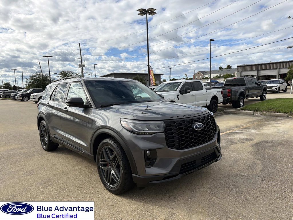 Certified 2025 Ford Explorer ST-Line w/ Premium Package RWD image 1