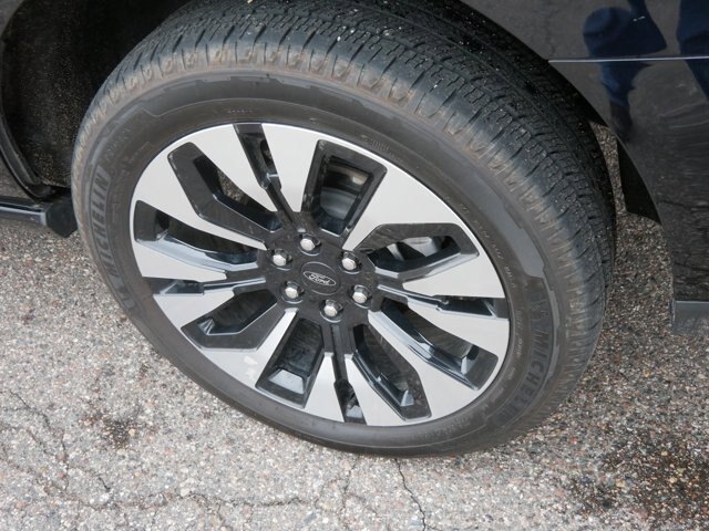 Certified 2025 Ford Expedition Max Platinum w/ Driver's Package AWD/4WD image 8