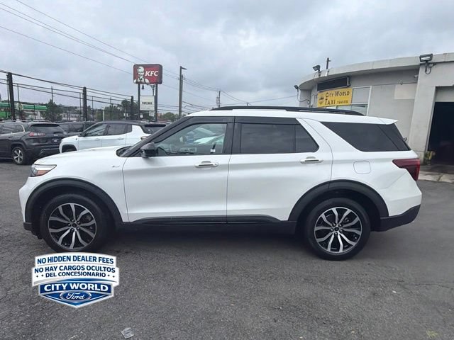 Certified 2022 Ford Explorer ST-Line AWD/4WD image 2