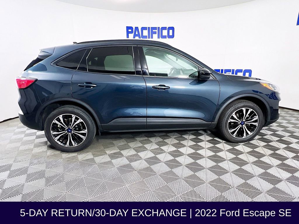 Certified 2022 Ford Escape SE w/ SE Sport Appearance Package AWD/4WD image 9