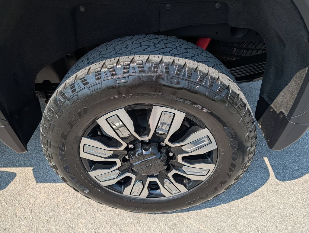Used 2025 GMC Sierra 2500 Denali AWD/4WD image 33