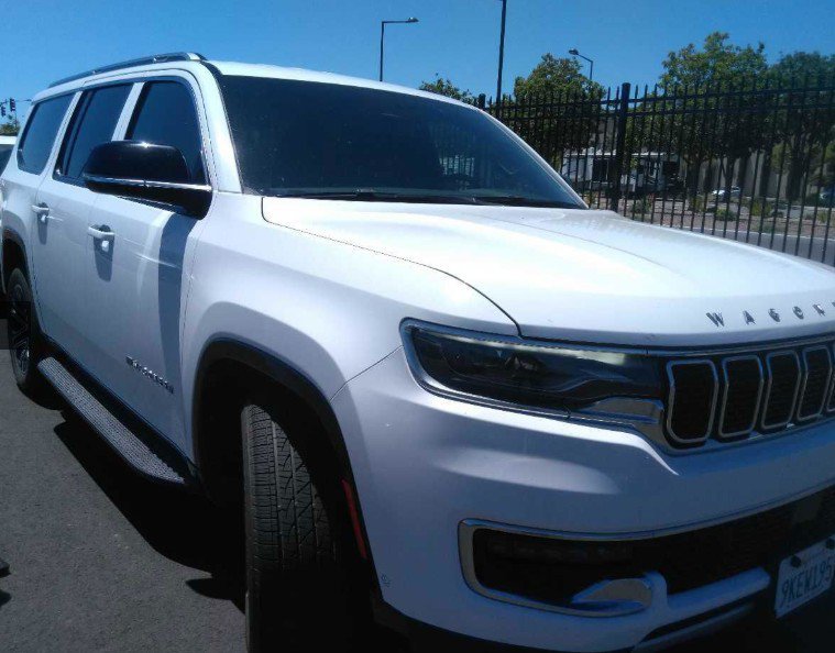 Used 2024 Jeep Wagoneer L Series II RWD image 1