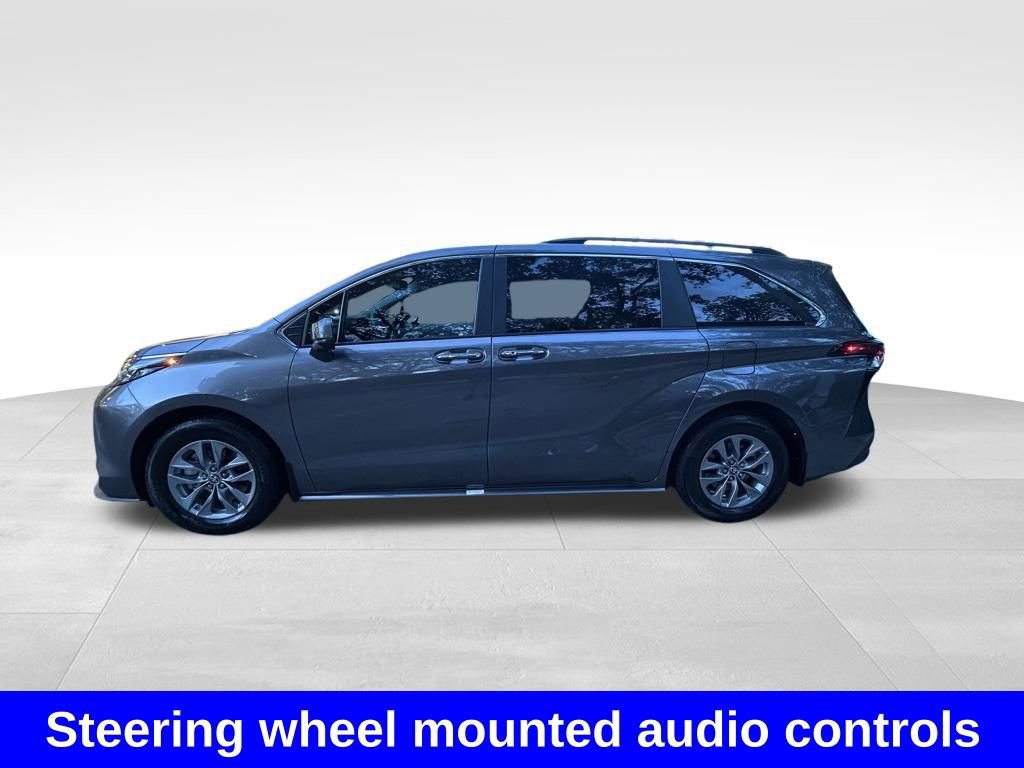Used 2024 Toyota Sienna XLE image 6