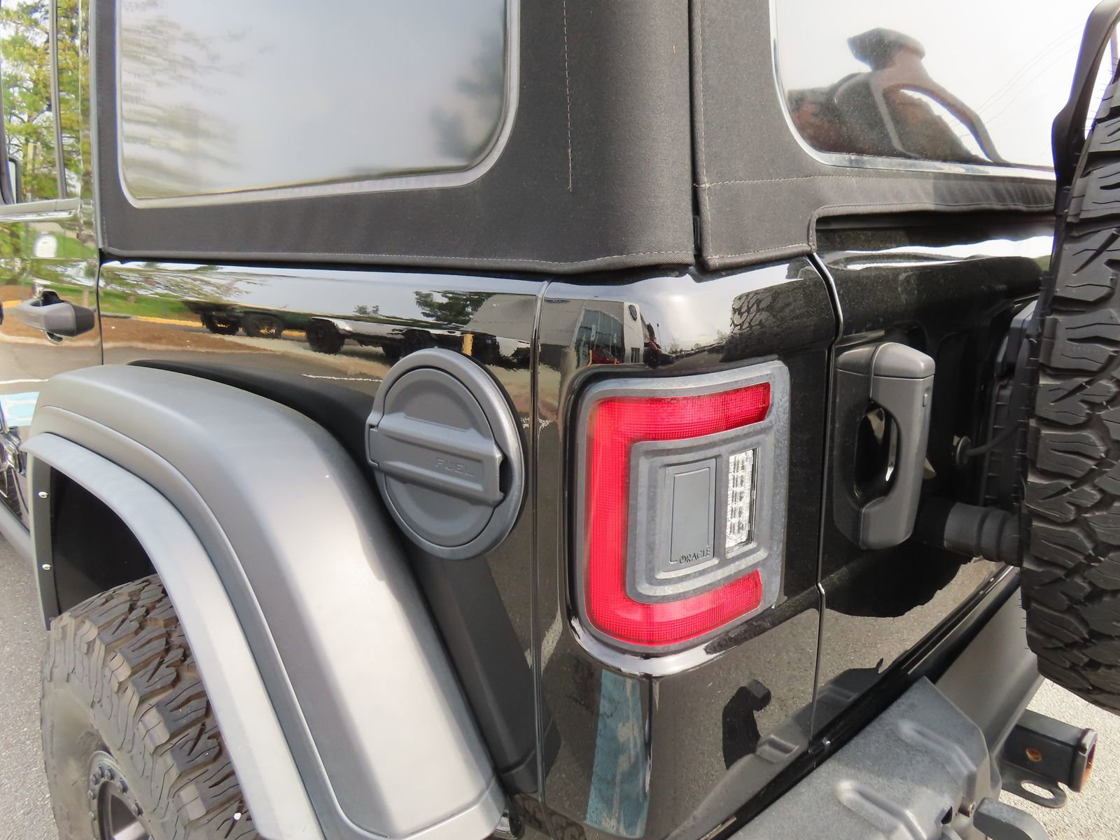 Used 2022 Jeep Wrangler Unlimited Rubicon w/ Xtreme Recon 35" Tire Package image 11