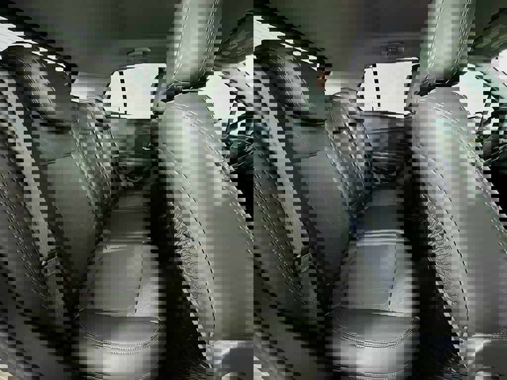 Used 2021 Chevrolet Trax LT w/ Driver Confidence Package image 30