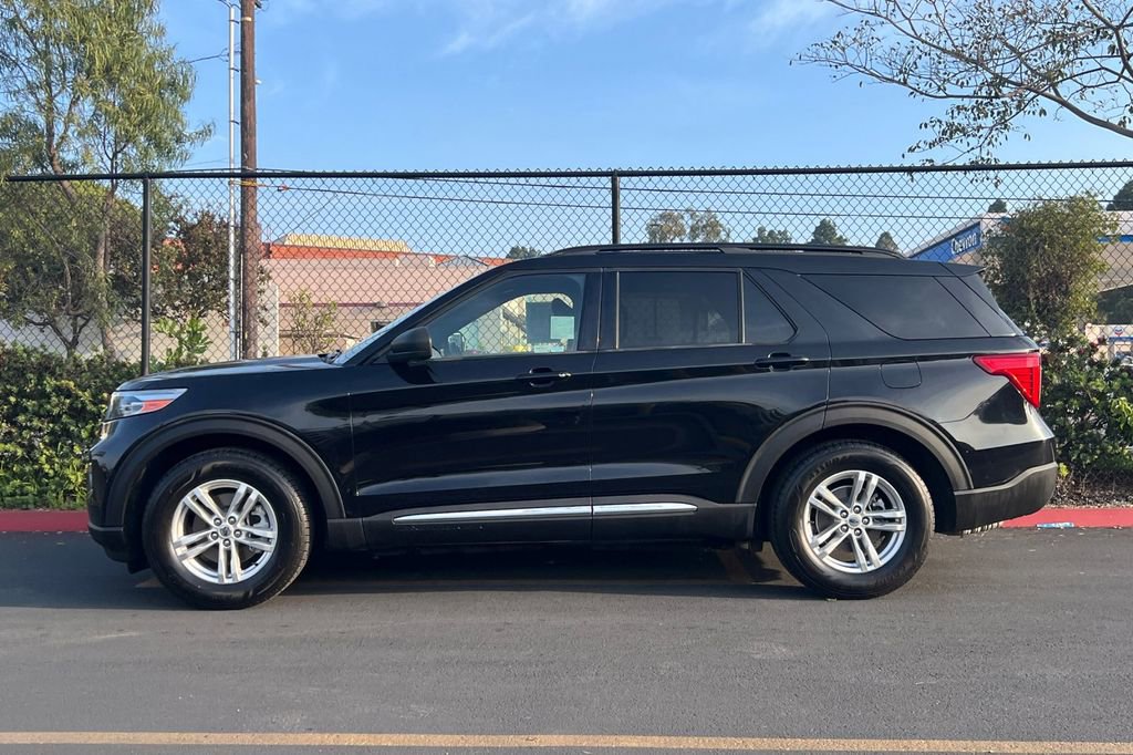 Certified 2020 Ford Explorer XLT w/ Equipment Group 202A image 9