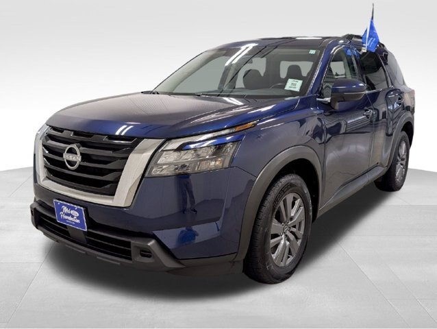Used 2024 Nissan Pathfinder SV FWD image 16
