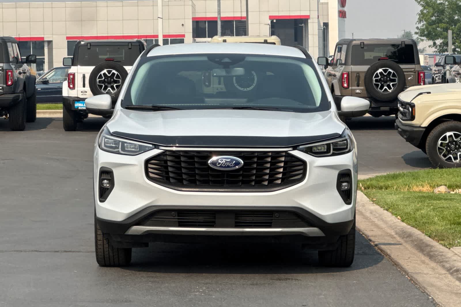 Certified 2025 Ford Escape Platinum AWD/4WD image 10