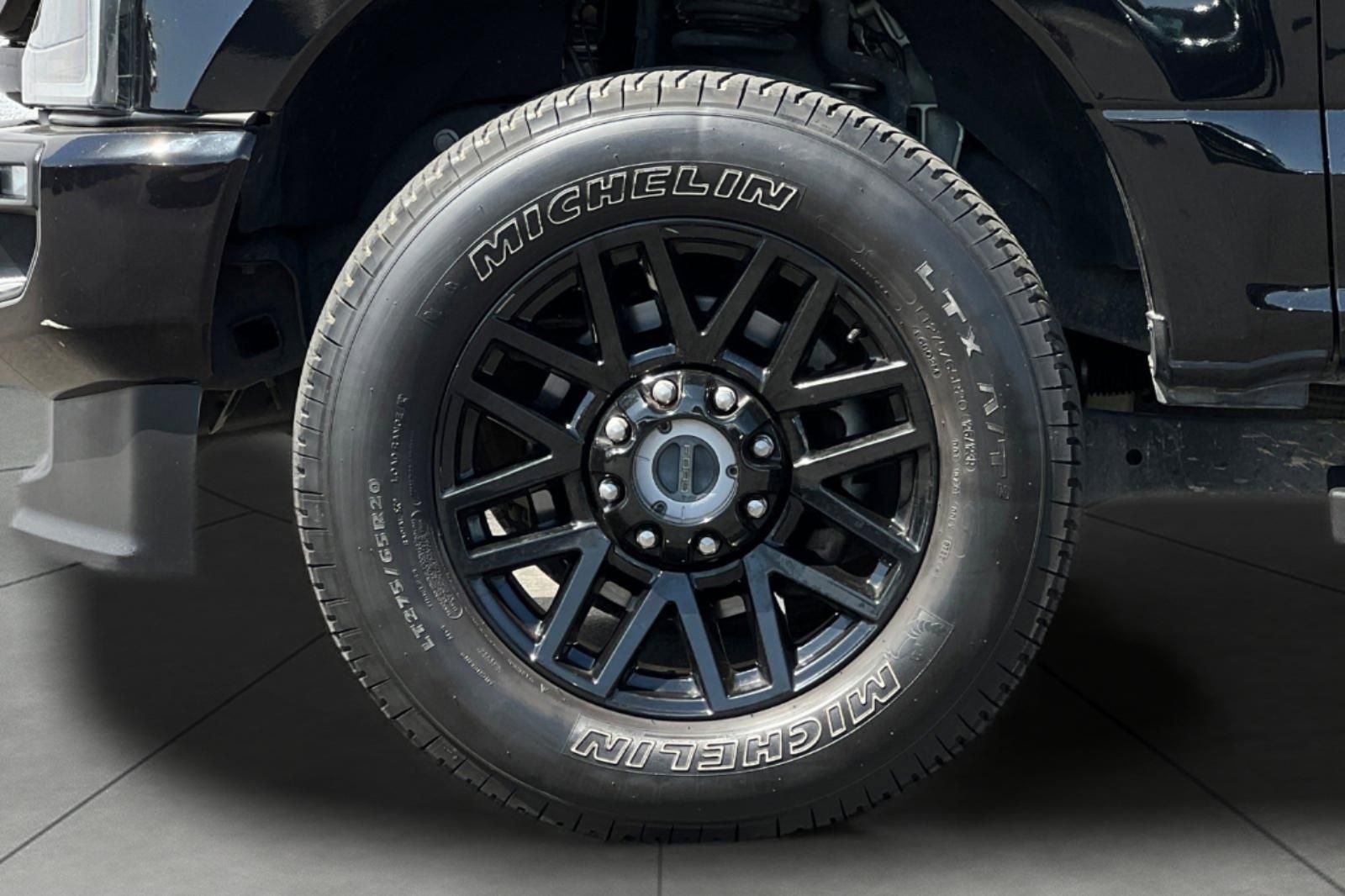 Certified 2022 Ford F250 Lariat w/ Black Appearance Package image 30