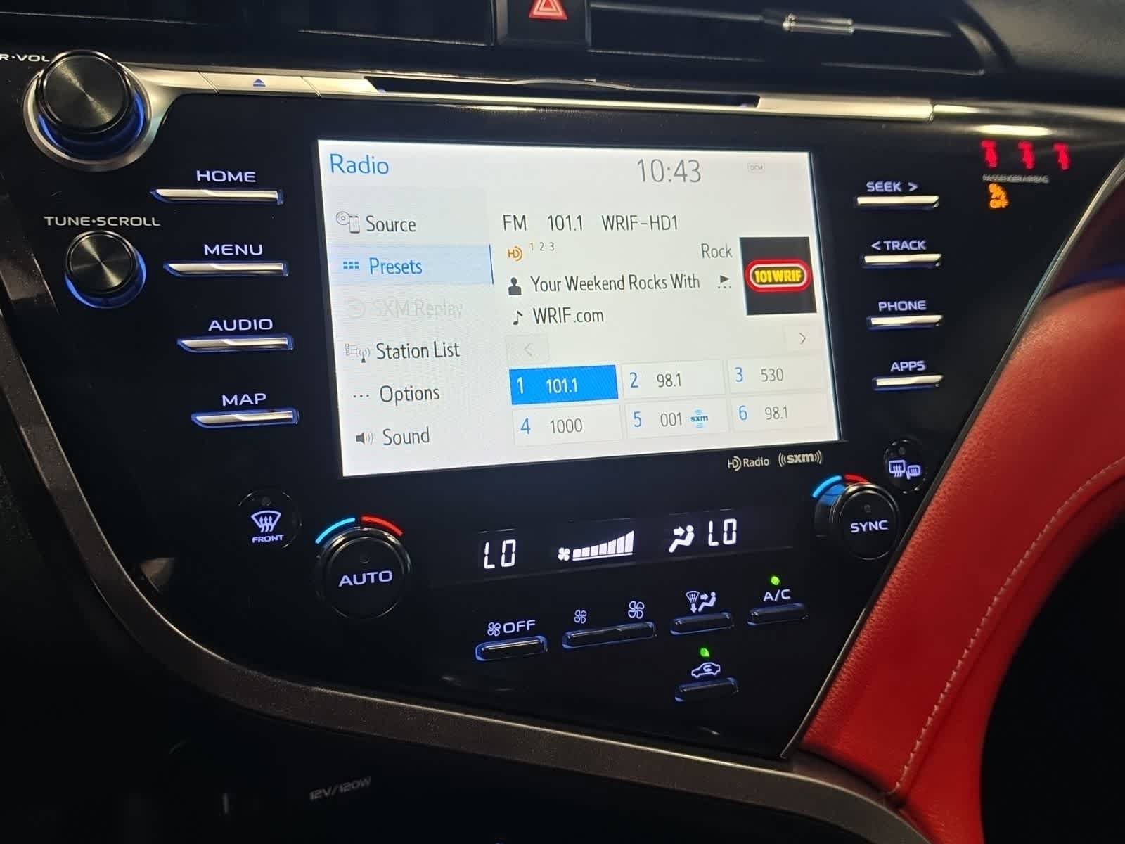 Used 2019 Toyota Camry XSE FWD image 25