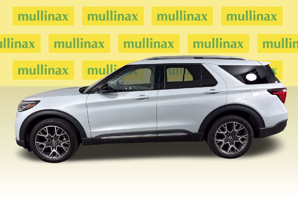 Certified 2025 Ford Explorer Platinum w/ Ultimate Package AWD/4WD image 12