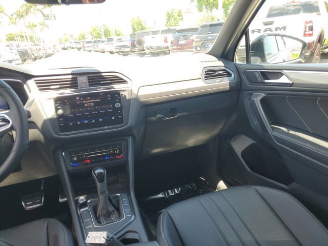 Used 2022 Volkswagen Tiguan SE R-Line image 22