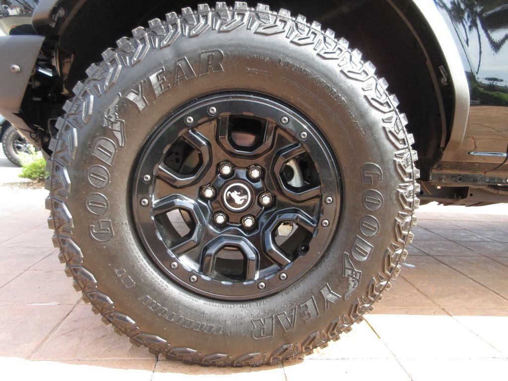Certified 2024 Ford Bronco Wildtrak AWD/4WD image 9