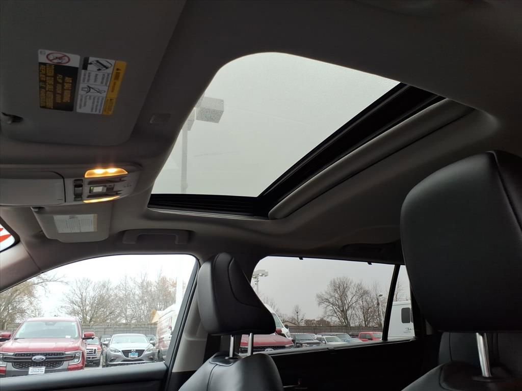 Used 2022 Toyota Highlander XLE image 11