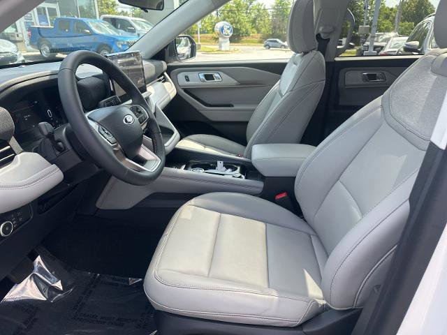 Certified 2025 Ford Explorer Active w/ Active Comfort Package AWD/4WD image 9