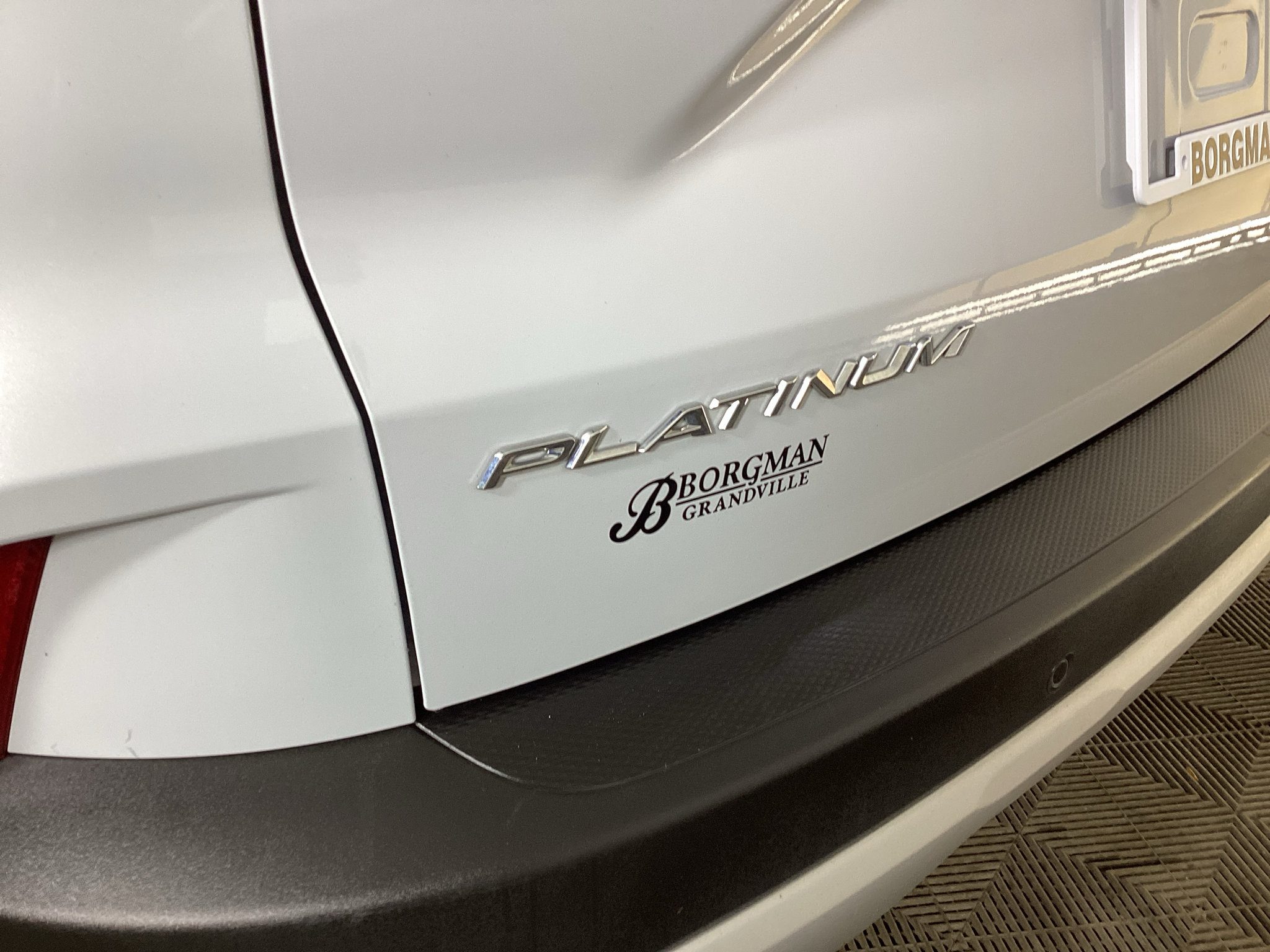 Certified 2025 Ford Escape Platinum AWD/4WD image 27