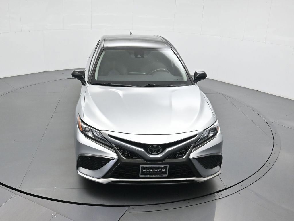 Used 2022 Toyota Camry XSE image 19