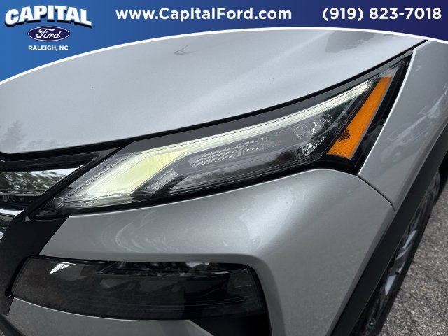 Used 2025 Nissan Rogue SV FWD image 11