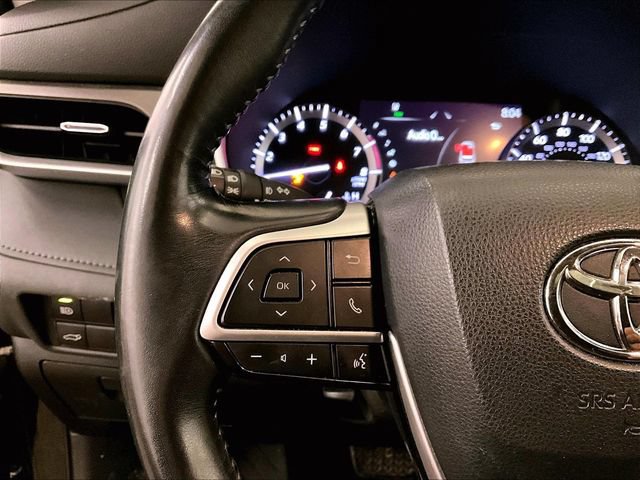 Used 2022 Toyota Highlander XLE AWD/4WD image 17