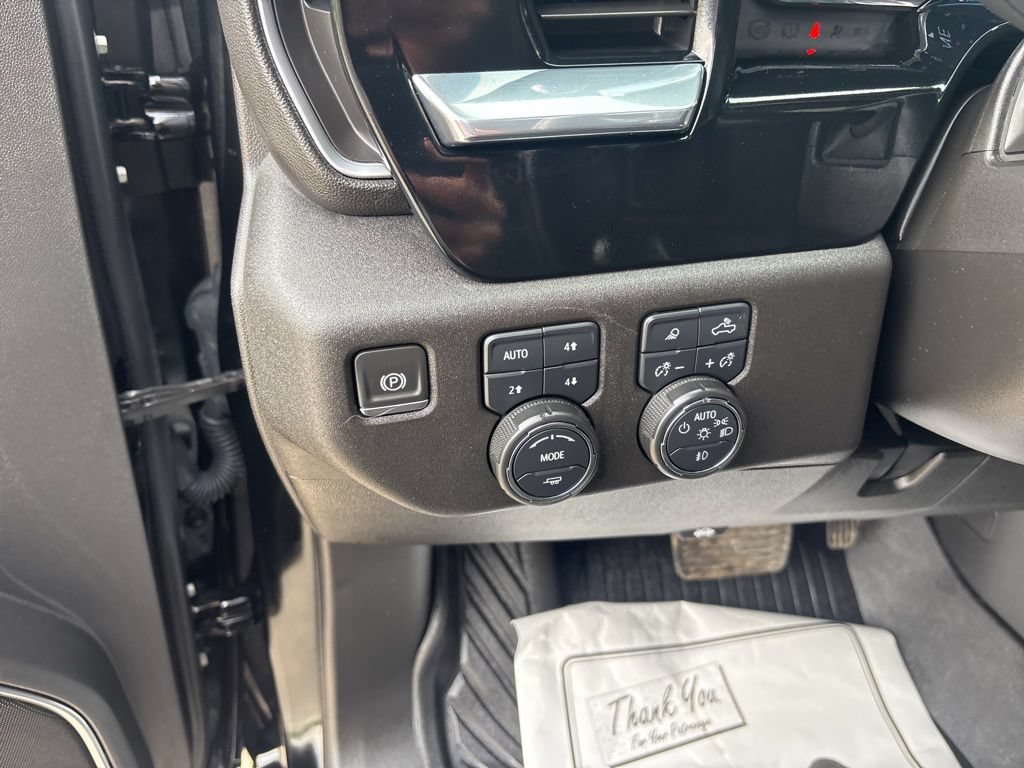 Used 2024 Chevrolet Silverado 1500 RST AWD/4WD image 16