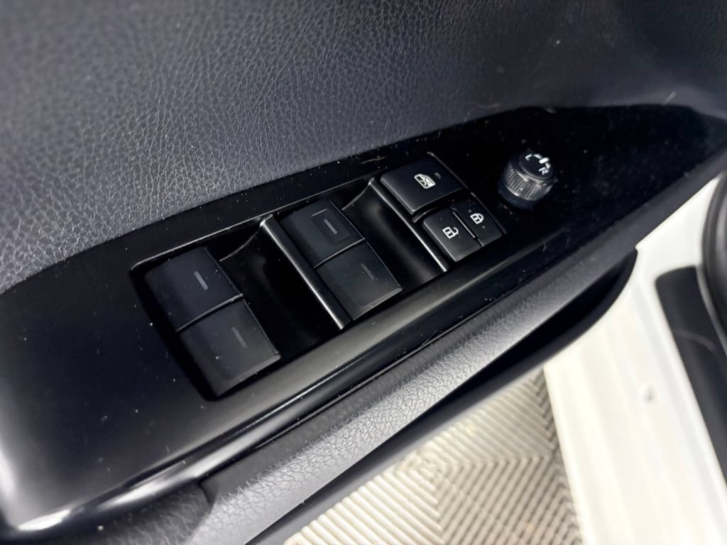 Used 2026 Toyota Camry SE AWD/4WD image 13