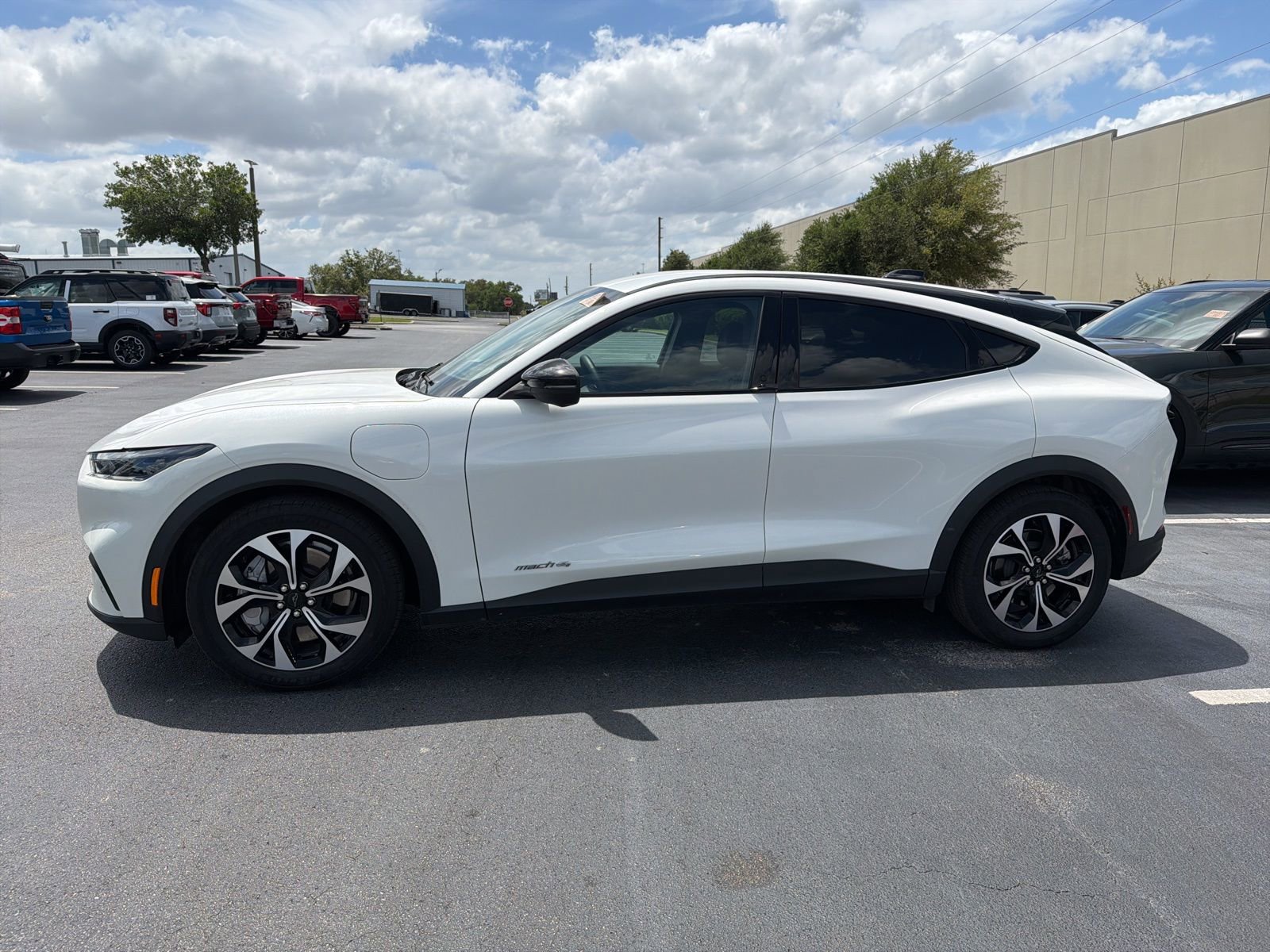 Certified 2025 Ford Mustang Mach-E Select w/ Comfort Package Lite image 11