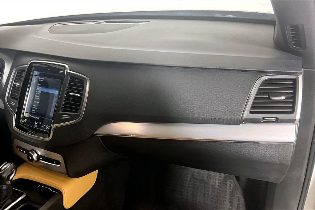Used 2018 Volvo XC90 T5 Momentum w/ Convenience Package AWD/4WD image 12