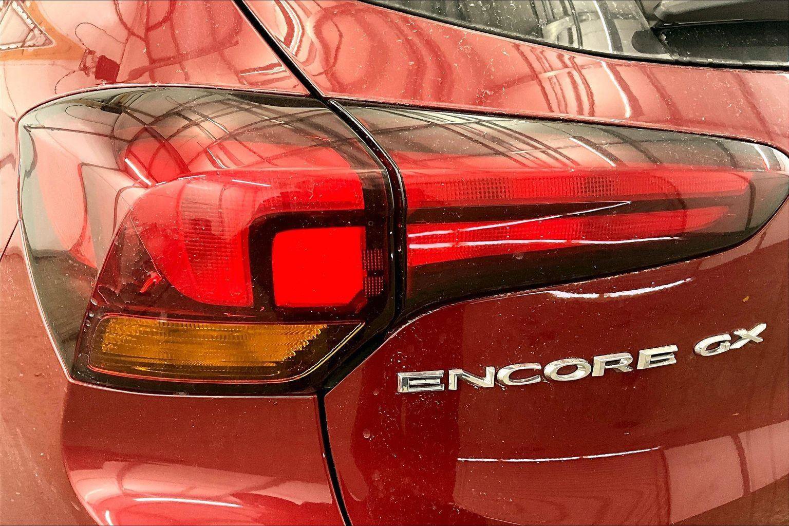 Used 2021 Buick Encore GX Select image 28