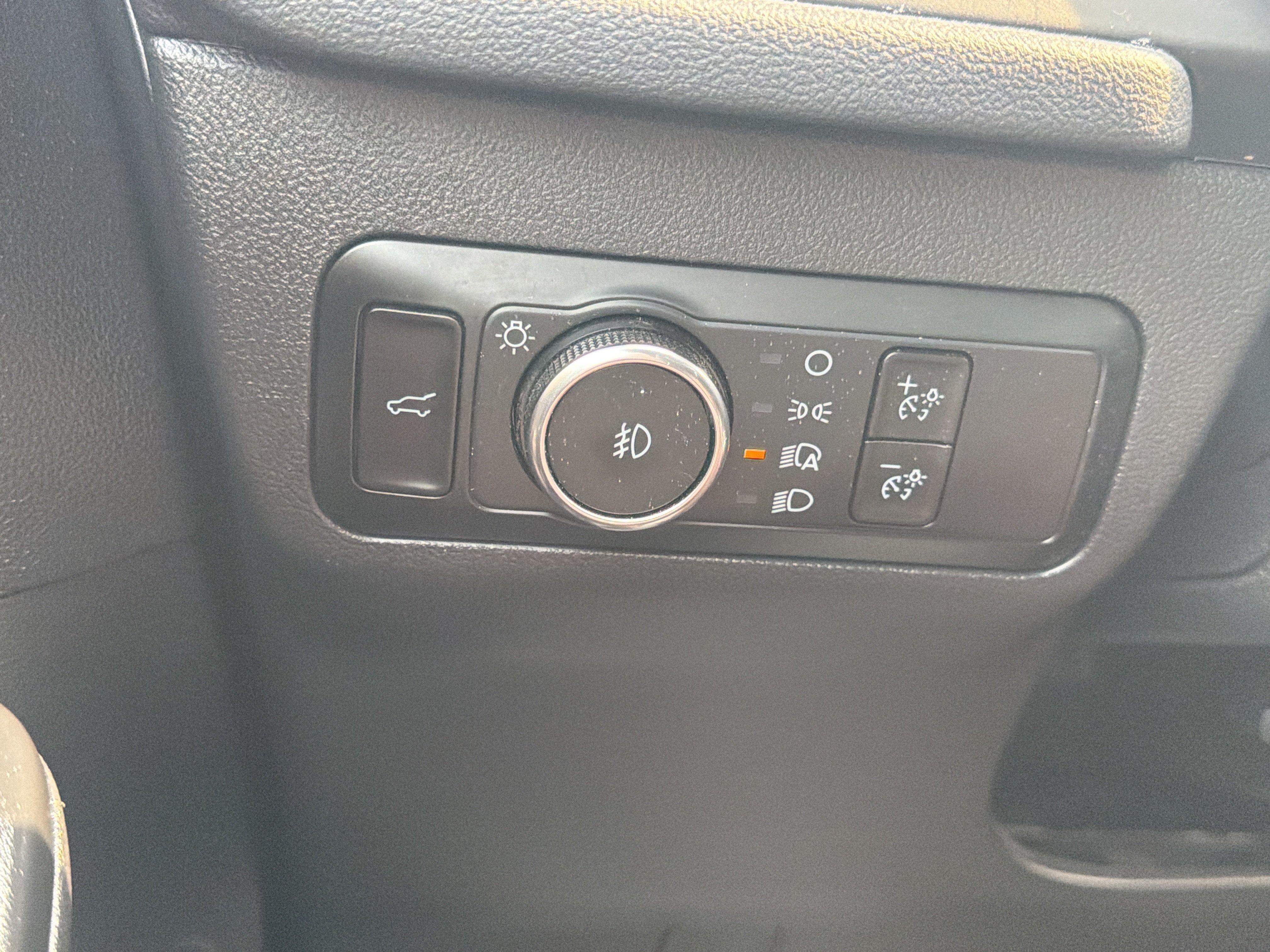 Certified 2025 Ford Escape ST-Line Select AWD/4WD image 9