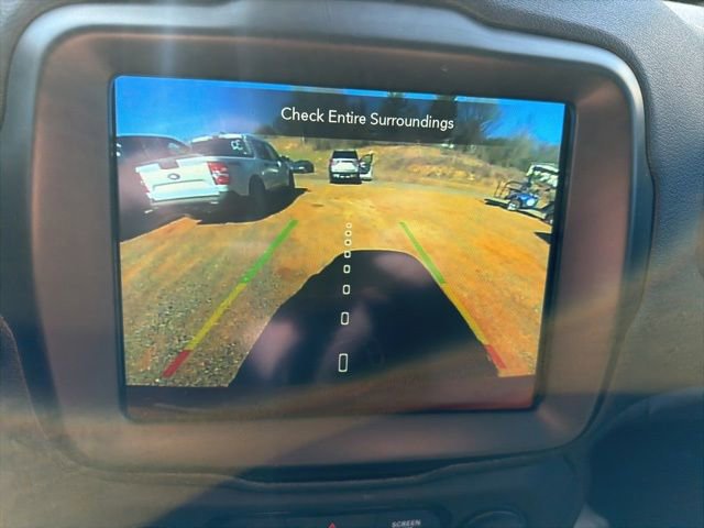 Used 2023 Jeep Renegade Latitude image 18