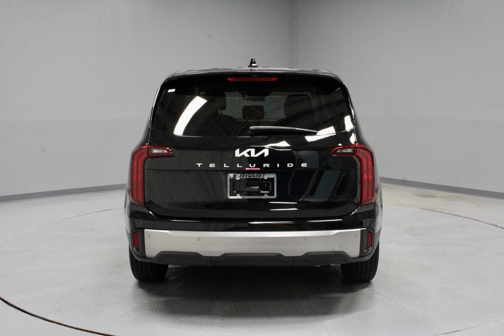 Used 2025 Kia Telluride LX FWD image 10