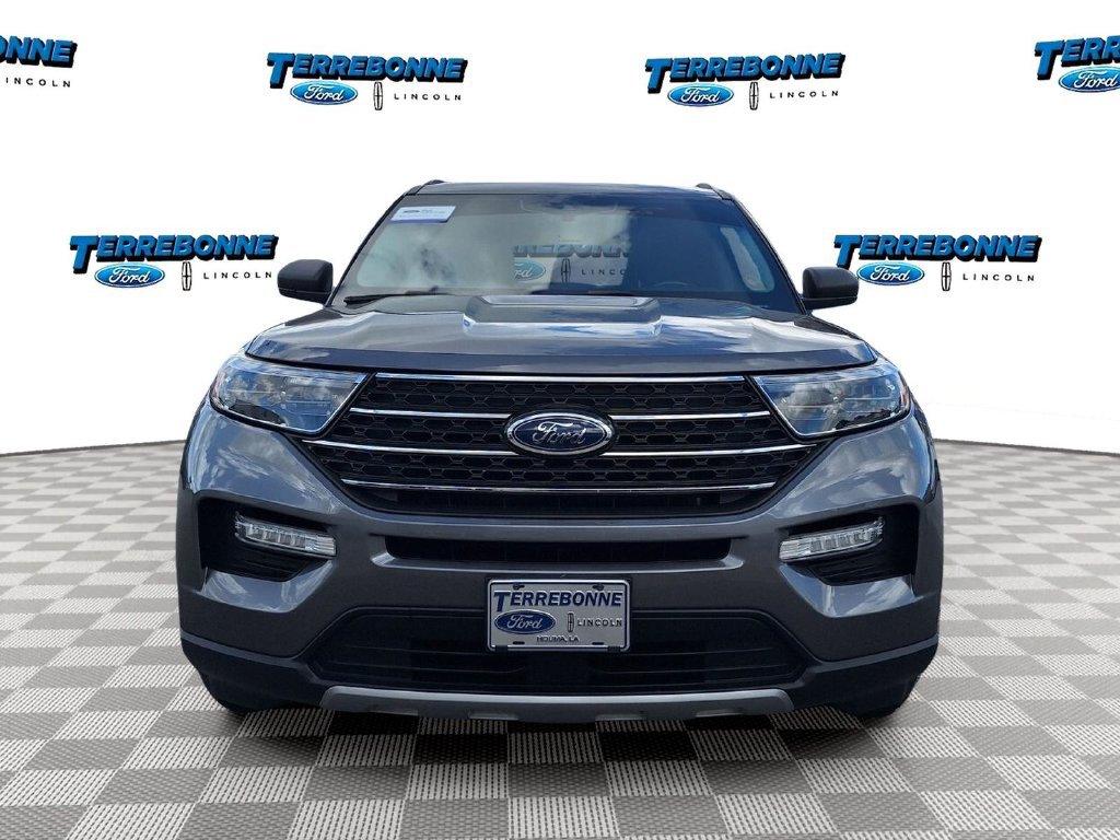Certified 2022 Ford Explorer XLT w/ Equipment Group 202A RWD image 2