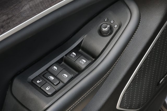 Used 2024 Jeep Grand Cherokee Limited 4xe image 16