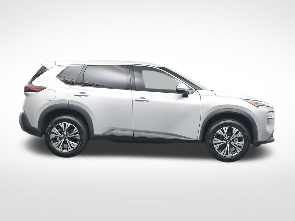Used 2021 Nissan Rogue SV FWD image 4