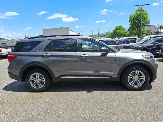 Certified 2023 Ford Explorer XLT w/ Equipment Group 202A AWD/4WD image 18