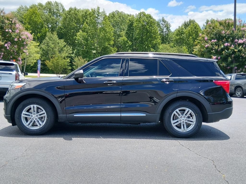 Certified 2023 Ford Explorer XLT w/ Equipment Group 202A RWD image 7