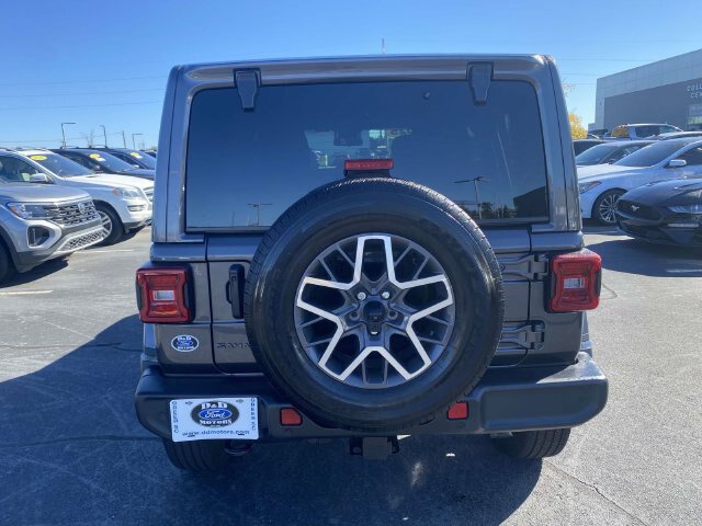 Used 2025 Jeep Wrangler Unlimited Sahara w/ Safety Group AWD/4WD image 6