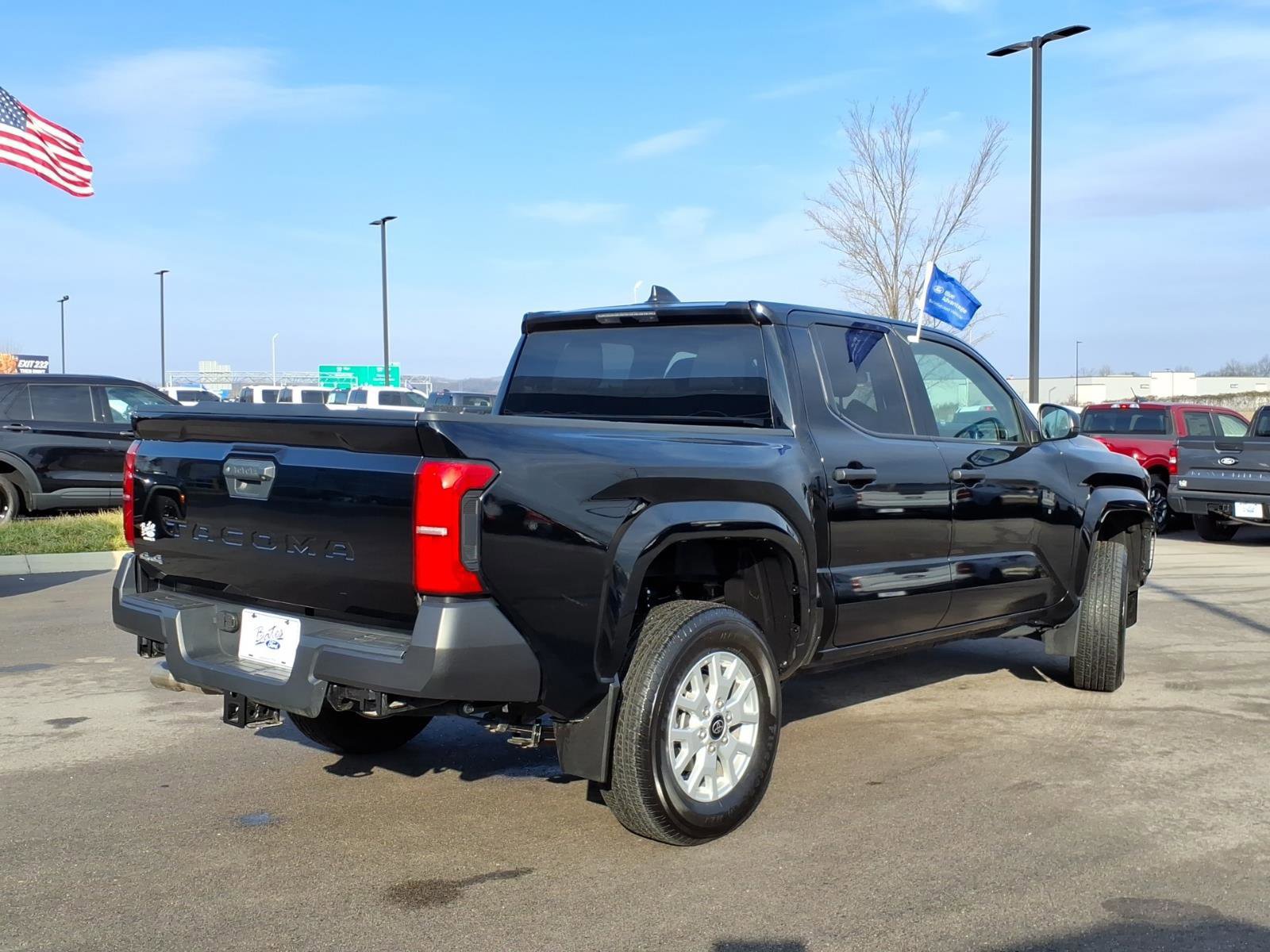 Used 2024 Toyota Tacoma SR image 5
