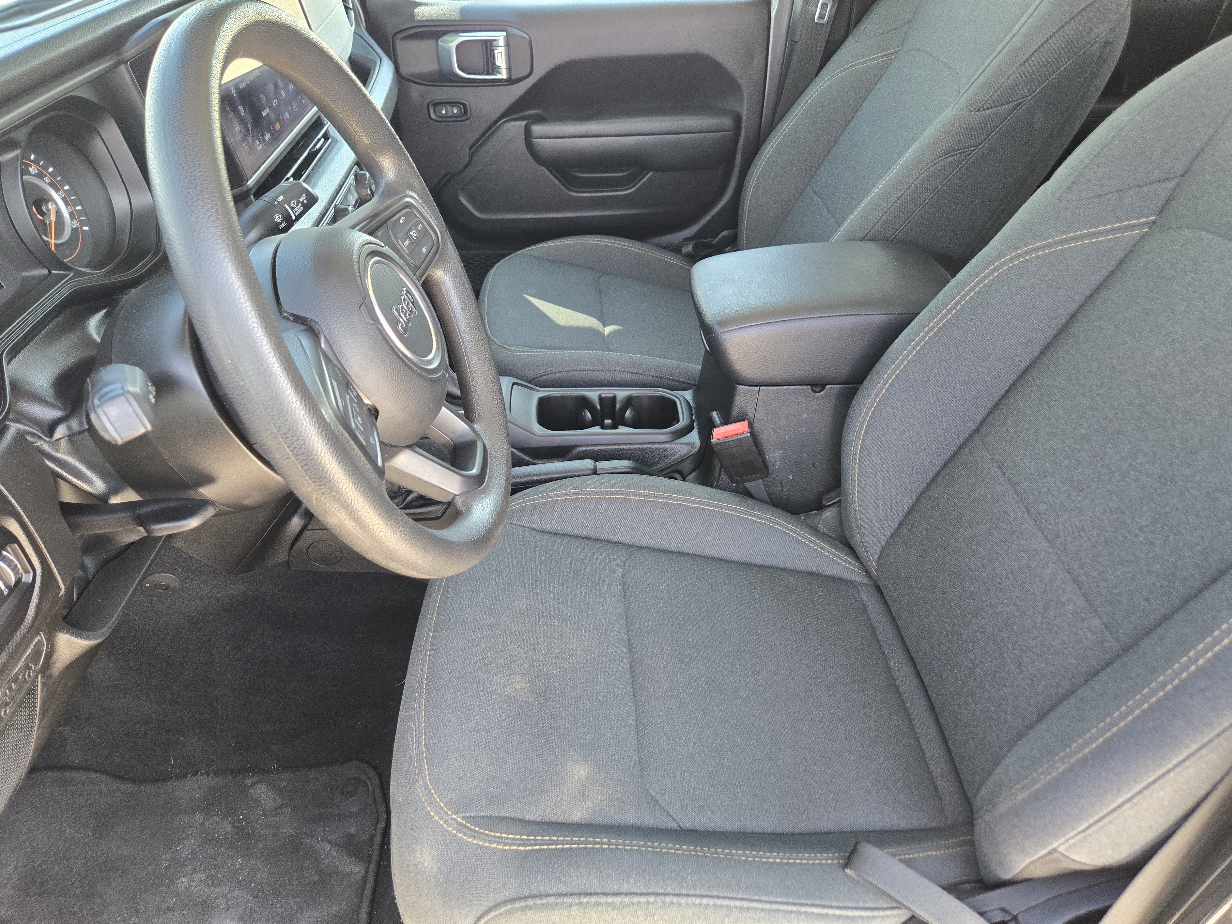 Used 2025 Jeep Gladiator Sport AWD/4WD image 13