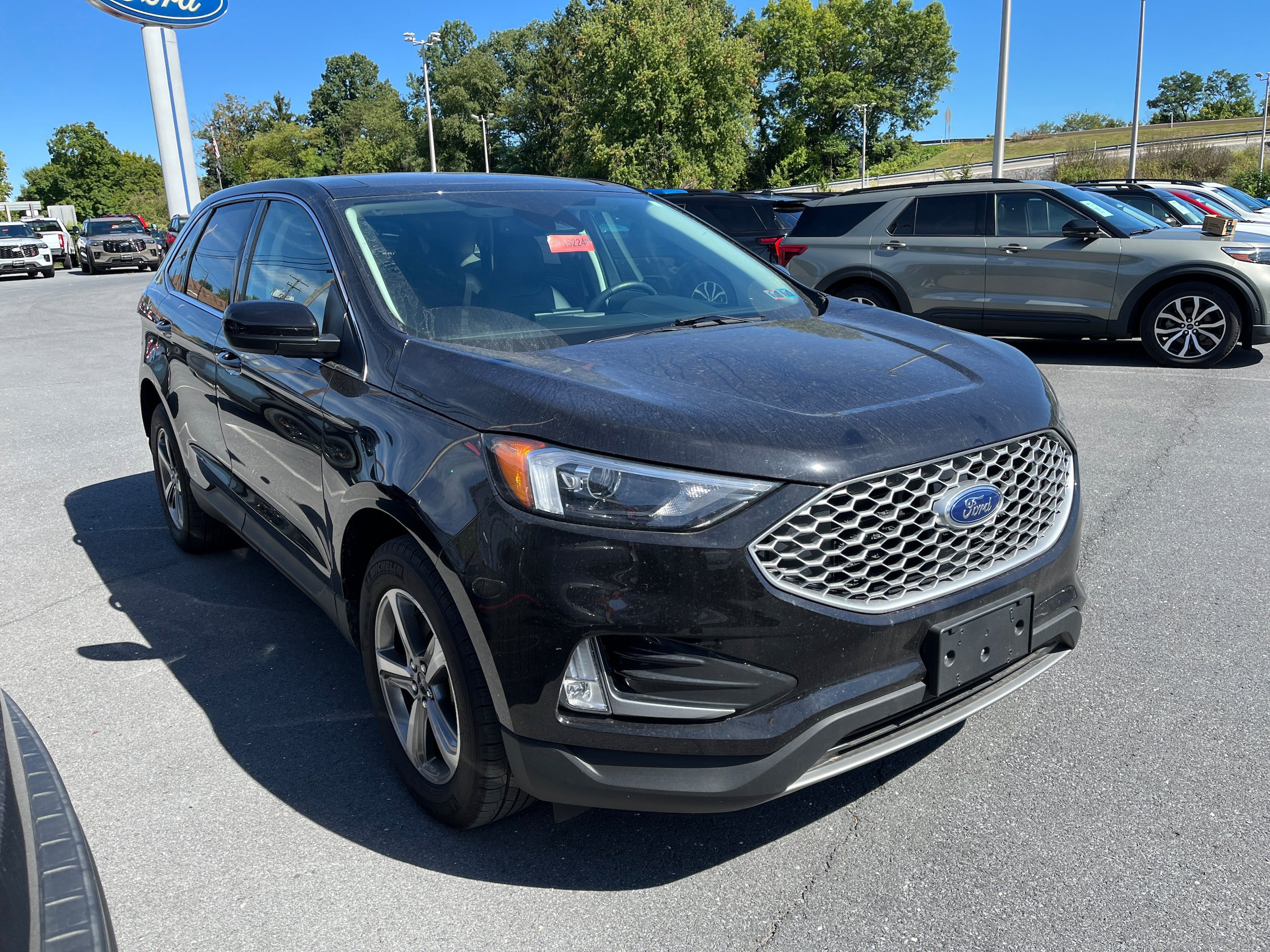 Certified 2024 Ford Edge SEL w/ Convenience Package AWD/4WD image 4
