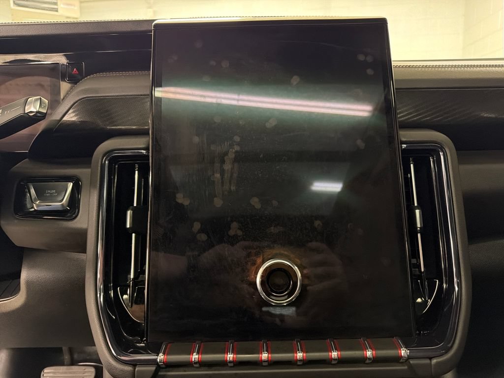 Used 2025 GMC Yukon AT4 w/ AT4 Premium Plus Package AWD/4WD image 23