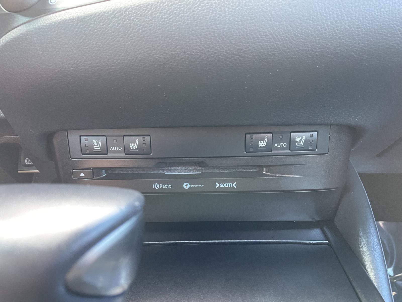 Used 2021 Lexus ES 300h w/ Premium Package FWD image 27
